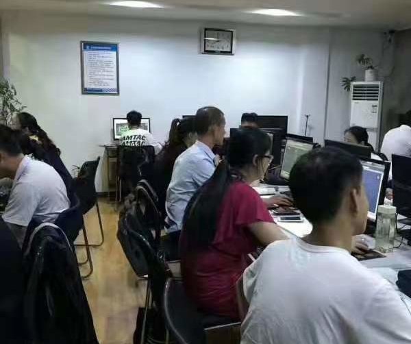 是一因此电脑设计应用软件教学为主的社